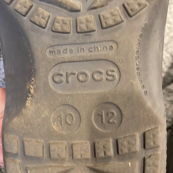 Gray Crocs Size 10 Mens - Picture 5 of 7